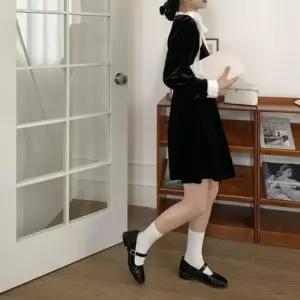 여자 클래식 블랙 벨벳 배색 리본 도톰 미니 원피스 (41032923)