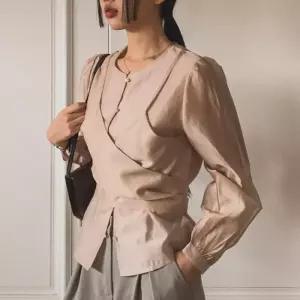 실키 퍼프블라우스 끈나시 백리본 뷔스티에 레이어드룩 (30848356)