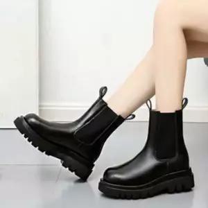 신고 벗기 편한 옆 밴딩 여성 키높이 첼시 부츠 숏앵클부츠