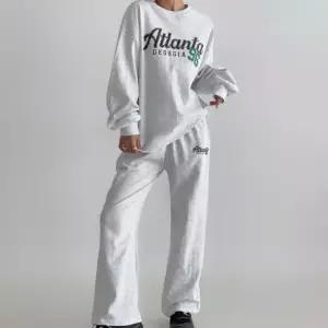 [신상오픈런]시보리맨투맨 레터링스웨트셔츠 밴딩 일자바지 투피스 (30991469)