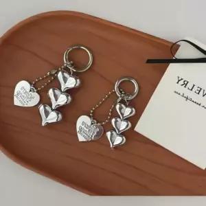 [신상오픈런]여성용 커플 하트 볼륨 실버 메탈 키링 액세서리 (40855563)