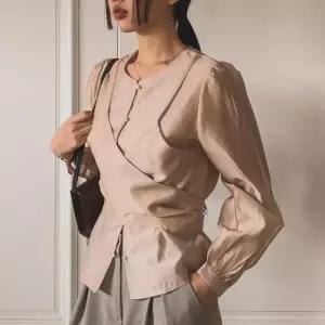[신상오픈런]실키 퍼프블라우스 끈나시 백리본 뷔스티에 레이어드룩 (30848356)