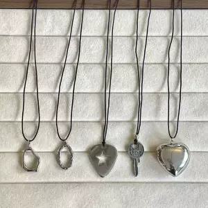 [골드스마일]목걸이 매듭 가죽 끈 롱 써지컬 포인트 열쇠 하트 물결 시니컬 실버