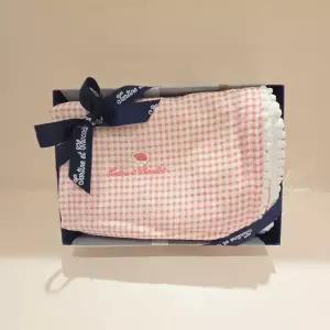 [롯데백화점]타티네쇼콜라 엘체크블랭킷세트외1종 TNOMIU03UP-SET