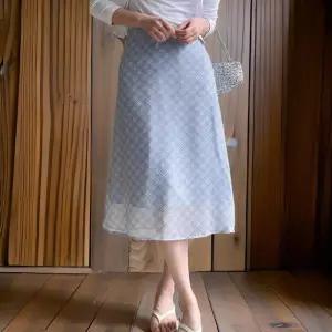 [신상오픈런]여성 체크 쉬폰 레이어드 A라인 결혼식 하객 스커트 (32331408)