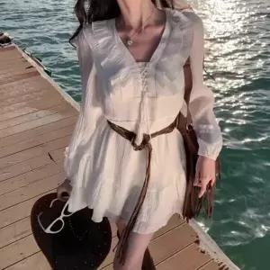 여자 브이넥 퍼프소매 캉캉 프릴 미니 원피스