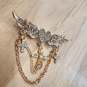 날개모양 큐빅 하트 브로치 십자가 골드컬러러치 정장뱃지 패션 벳지 보석