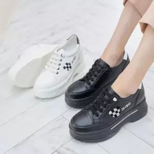 [신세계라이브쇼핑][옷자락] 여자 봄가을 키높이 합성피혁 통굽 스니커즈