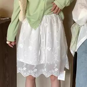 [옷자락]여자 데일리룩 필수템 플라워 자수 레이스 밴딩 미니 스커트