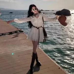 여성 브이넥 퍼프소매 프릴 미니 드레스 캉캉 스타일