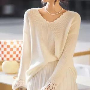 예쁜니트 화이트 긴팔 여성니트티셔츠 여성스웨터 여성가을니트