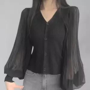 [신상오픈런]여성 브이넥 블라우스 가디건 골지 패턴 러블리 스타일 (41360423)