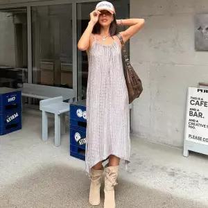 [신상오픈런]여성 여름 플리츠 셔링 롱드레스 끈 스타일 페스티벌룩 (38292904)