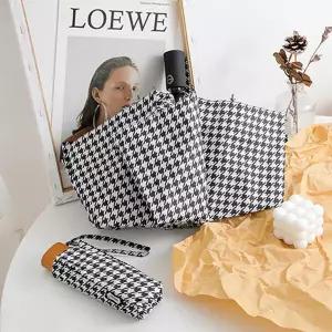 아트박스/포유렐라 파라체이스 자동 하운드투스 체크 접이식 3단우산