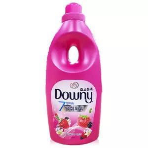 다우니 초고농축 섬유유연제 목련과 베리 본품 1L 1개