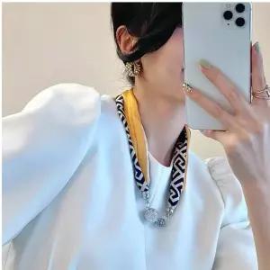 우아한 스타일 포인트 마그네틱 큐빅 목걸이 스카프 우리집소싱