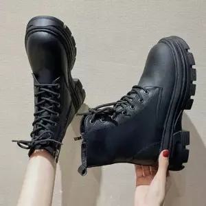 사이드 지퍼 깔끔한 디자인 키높이 미들 여자 워커 로우워커