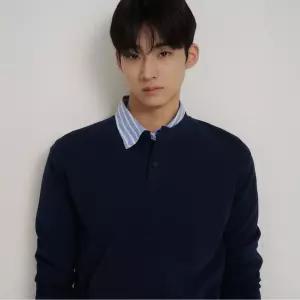 매장정품 BEANPOLE 빈폴 [빈폴] 텍스쳐 헨리넥 니트 네이비 (BC6251C06R) 1116431