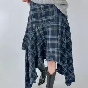 [신상오픈런]여자 가을 프릴 레이어드 캉캉 언발 체크 롱스커트 (42355627)