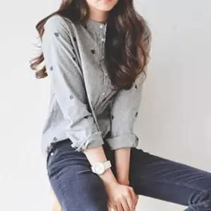 [신상오픈런]여성 독특한 잎무늬 자수 차이나카라 스트라이프 셔츠 (41992799)