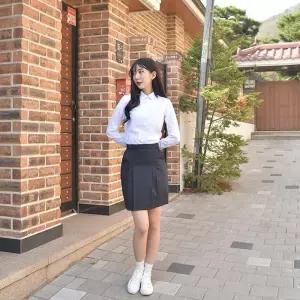 교복몰 라인이 예뻐보이는 네이비 주름치마 교복.
