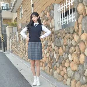 교복몰 라인이 예뻐보이는 그레이체크 주름치마 교복.