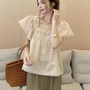 [의류] 여성 레이스 펀칭 프릴 넥 라인 반팔 블라우스