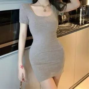 [신상오픈런]여성 단색 슬림핏 골지 유넥 반팔 미니 드레스 (39180290)