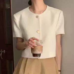 노카라 3버튼 라운드넥 세미크롭 반팔자켓 오피스룩 롱후리스 양털후 여름