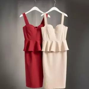 [신상오픈런]여성 글램 스타일 페플럼 슬림 프릴 나시 슬릿 미디 드레스 (42003773)