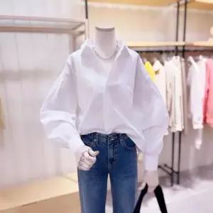 [시에로] SK2SHF250 볼륨 소매 뒷판 블루종 셔츠_P358197137