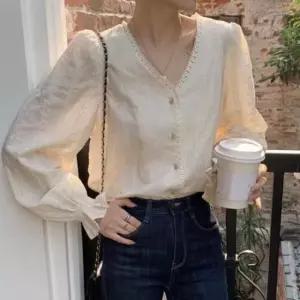 [의류] 여자 v넥 퍼프 블라우스 레이스 프릴소매 소개팅룩