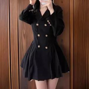 [신상오픈런]여성 하객 패션 금속 버튼 카라 미니 드레스 (32330607)