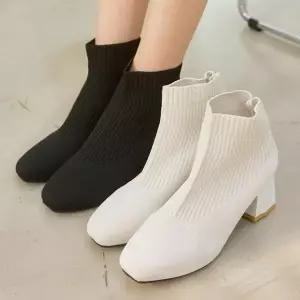 [하프클럽/다잇템]여자 코지 양말 클래식 중간힐 부츠