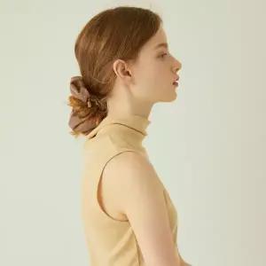 [제이에스티나] LALA J 헤어 스크런치 - 샌드 베이지 (JALJHS2BF830FA000)