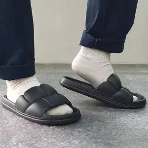 [라일리] Rly 남성용 뚱카롱 쿠션 슬리퍼 블랙 실내화