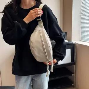 슬링백 핸드폰가방 가벼운 하프문 ivory 여성남성크로스백 소지품백 여행용백 용백 스포츠 크로스백 바디백