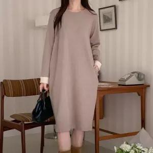 [신상오픈런]여성 배색 엘보 패치 루즈핏 포켓 등원용 미디 드레스 (42519988)