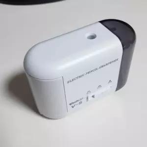 ELM-V5 화이트 휴대용 전동 자동 3단 미술 연필깎이입학선물 졸업 초등 어린이 용깍이 용깎이 색깎이 샤프