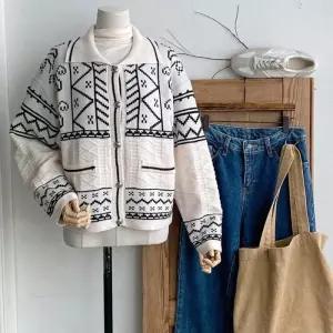 [신상오픈런]여성 에스닉 패턴 카라넥 버튼 니트 가디건 (41115524)