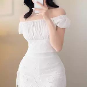 [신상오픈런]여성용 사랑스러운 플라워 패턴 오프숄더 프릴 크롭 블라우스 (37001231)