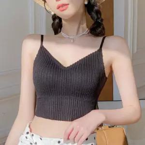 크롭끈나시 뒷트임 민소매 뒤태반전 슬리브리스여성 여성티 레이어드 리스탑 이너 나시 셔츠