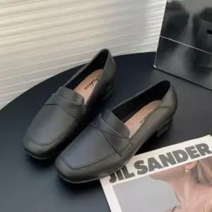 [신상오픈런]여성 심플 스퀘어토 무지 편안한 로퍼 신발 (41316276)