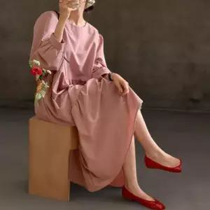 [신상오픈런]여성 링클 빅사이즈 캉캉 가을용 임산부 분홍 롱드레스 (41315925)