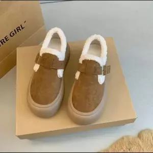 벨트포인트 퍼안감 퍼슈즈 AS-0340털신 거실실내화 슬리퍼 털화 방한 사무실화 겨울