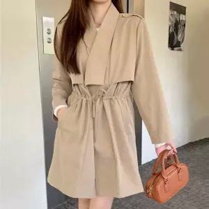 카라 하프자켓 날개 디테일 어깨견장 허리스트링 절개 단추없는 캐주얼 롱자켓 여성긴팔 데이트룩