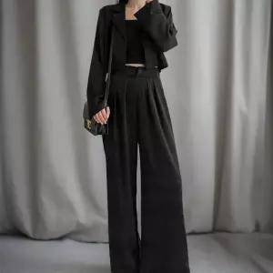 [신상오픈런]여성 핀턱 맥시 와이드핏 블랙 크롭 자켓 투피스 세트 (41266687)