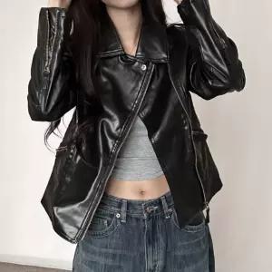 데일리 시크 실루엣 깔끔 스타일리시 라이더 자켓간절기 한핏 가죽 패션 직장인 아우터 간아우 루즈점퍼 여