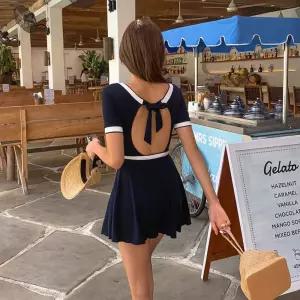 유교걸 수영복 원피스 실내 수영장 체형 커버 여성 엄마 호캉스 호텔 반팔 50대 비치 중년 뱃살 워터파크