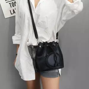 백팩 망치가방 복조리 핸드백 버킷백 메신져백 노트북가방